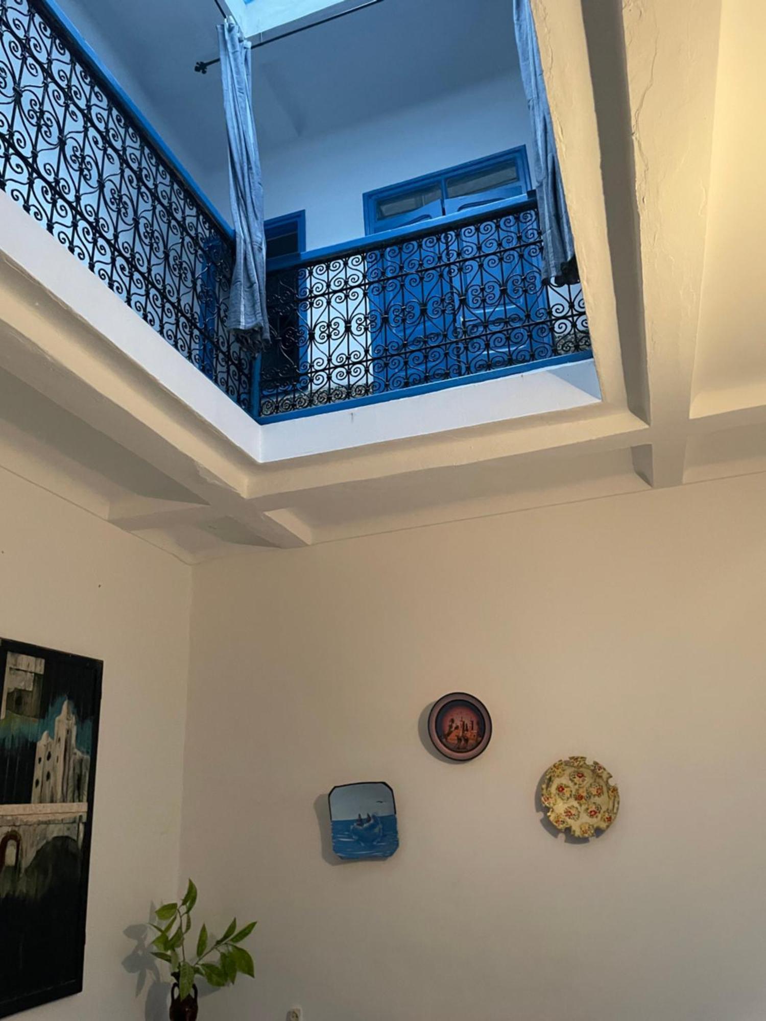 Blue Riad Safi Luaran gambar