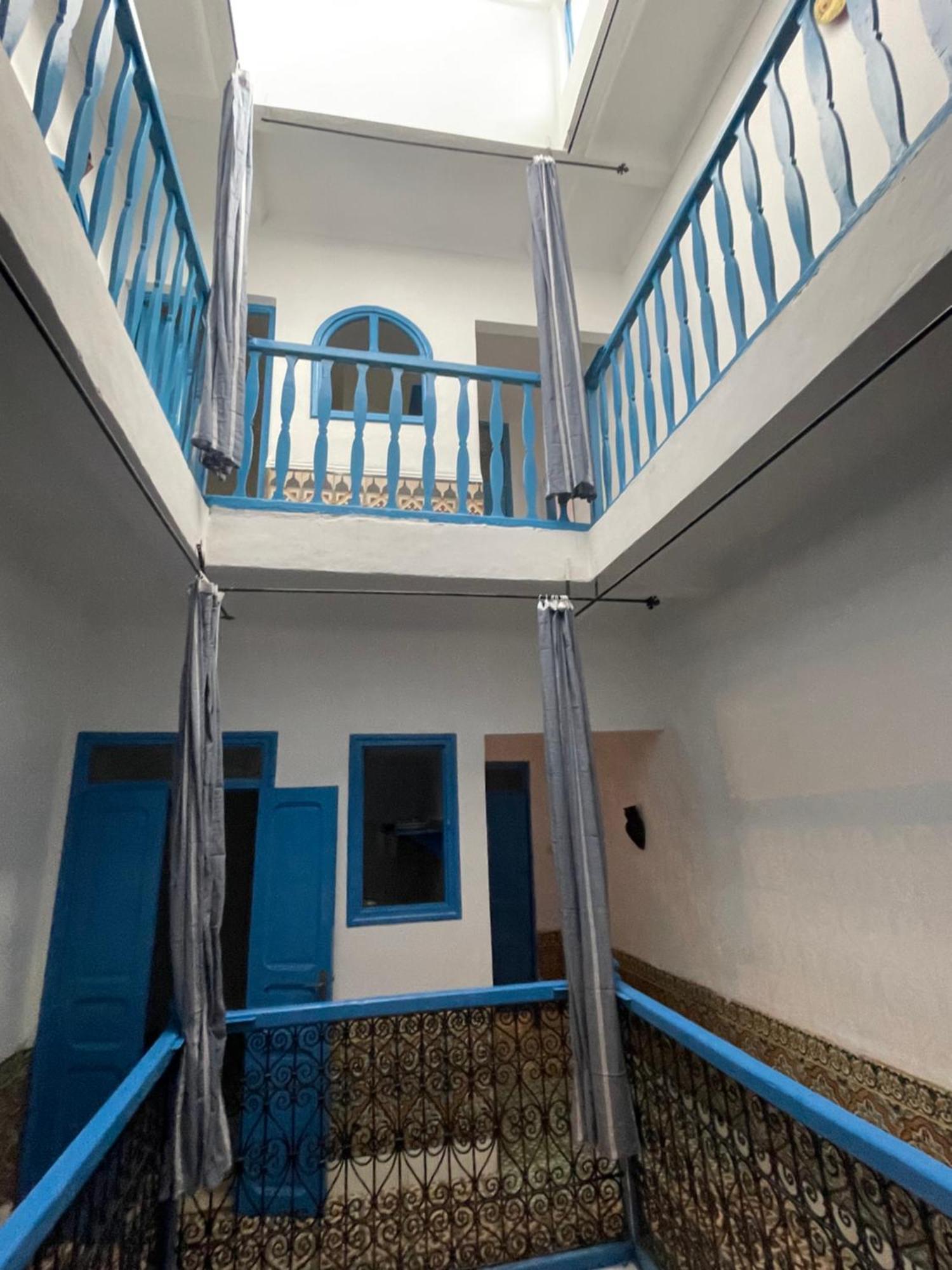 Blue Riad Safi Luaran gambar