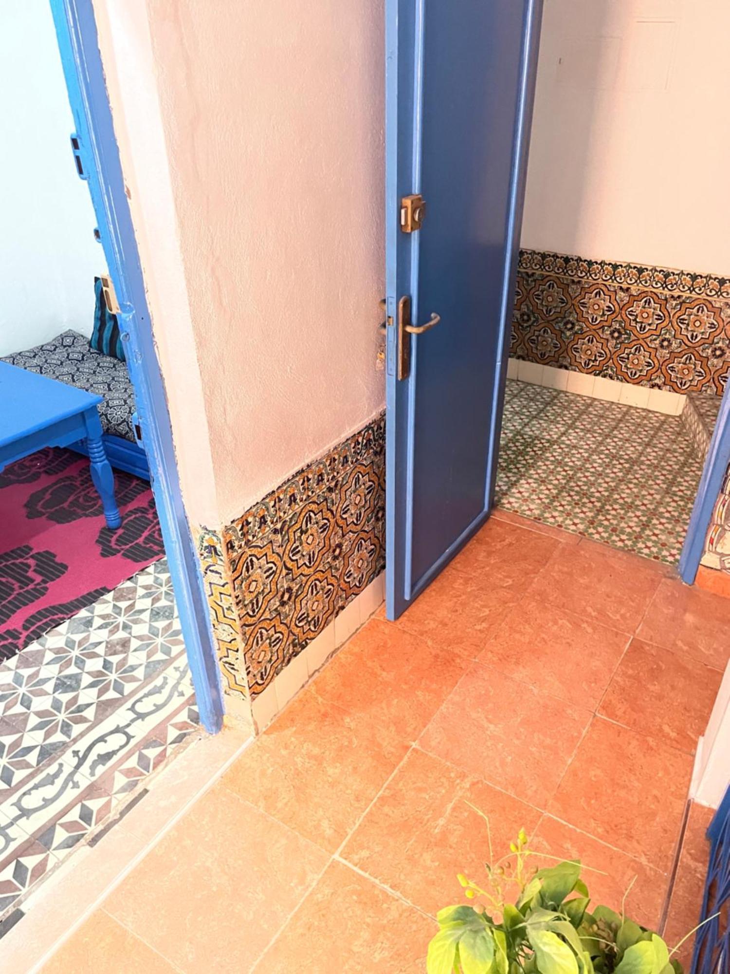 Blue Riad Safi Luaran gambar