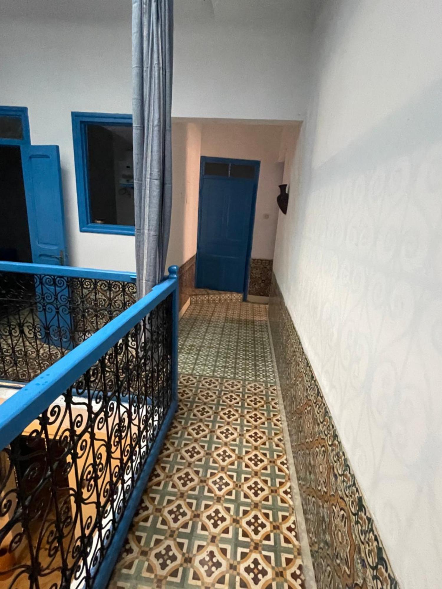 Blue Riad Safi Luaran gambar