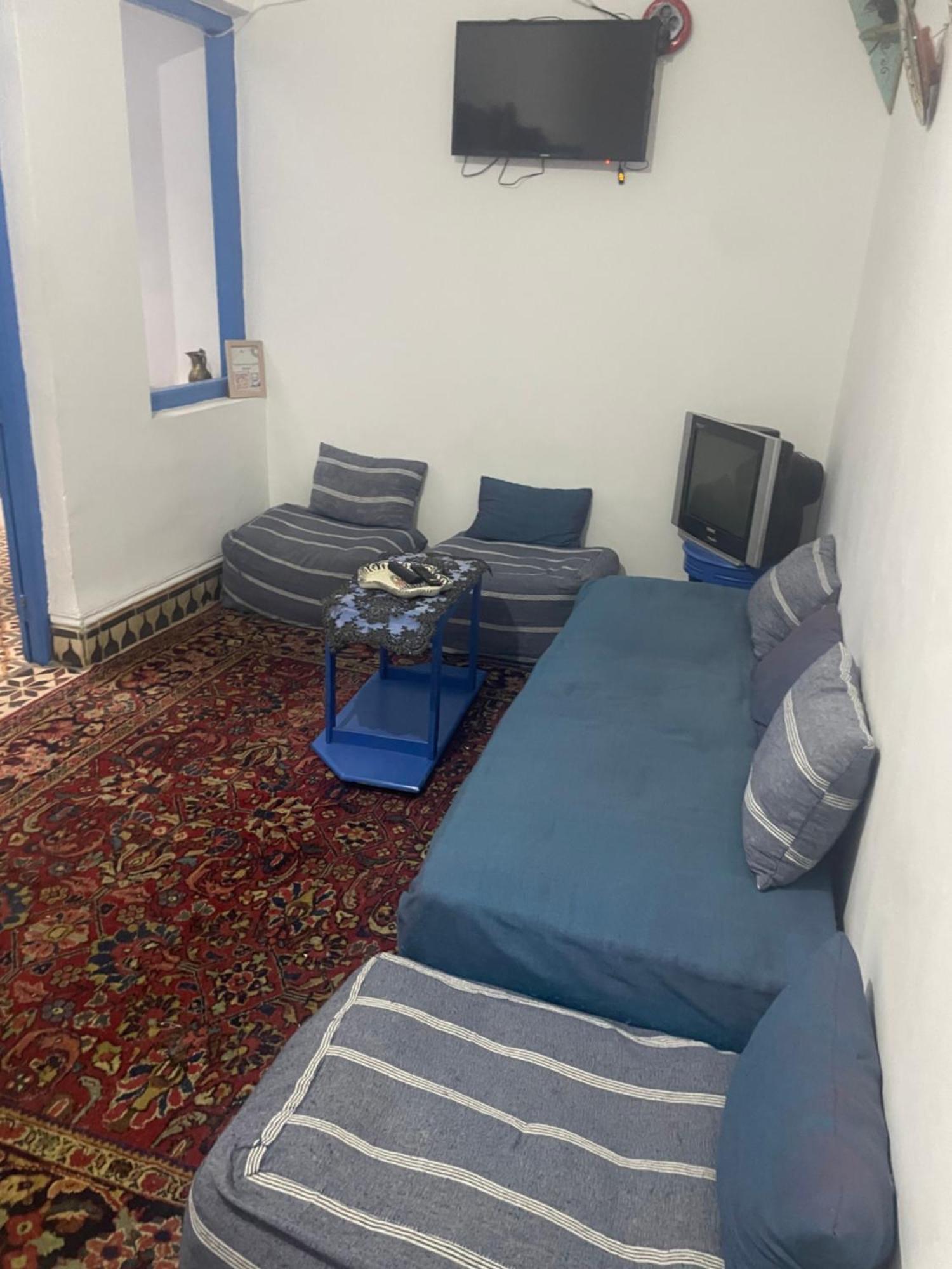 Blue Riad Safi Luaran gambar