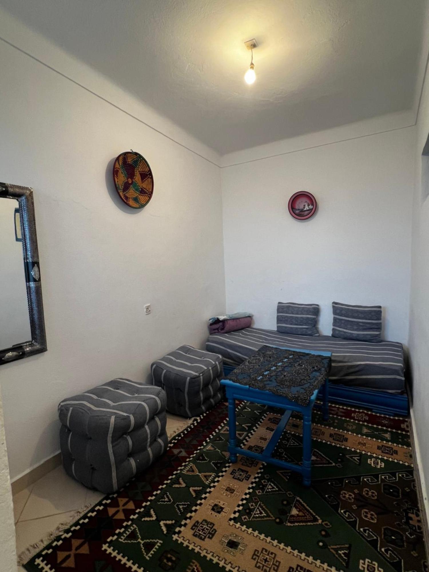 Blue Riad Safi Luaran gambar